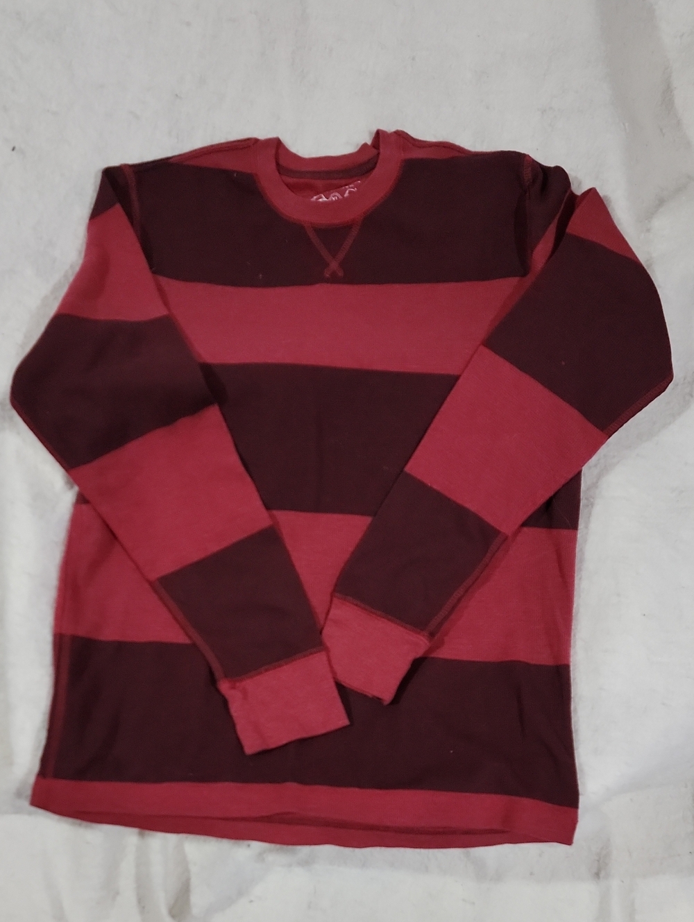 Arizona Jean Company Men's Wide Striped Crewneck - Red & Burgundy
